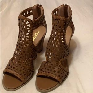 Report Footwear, Size 8, NWT, Stitchfix